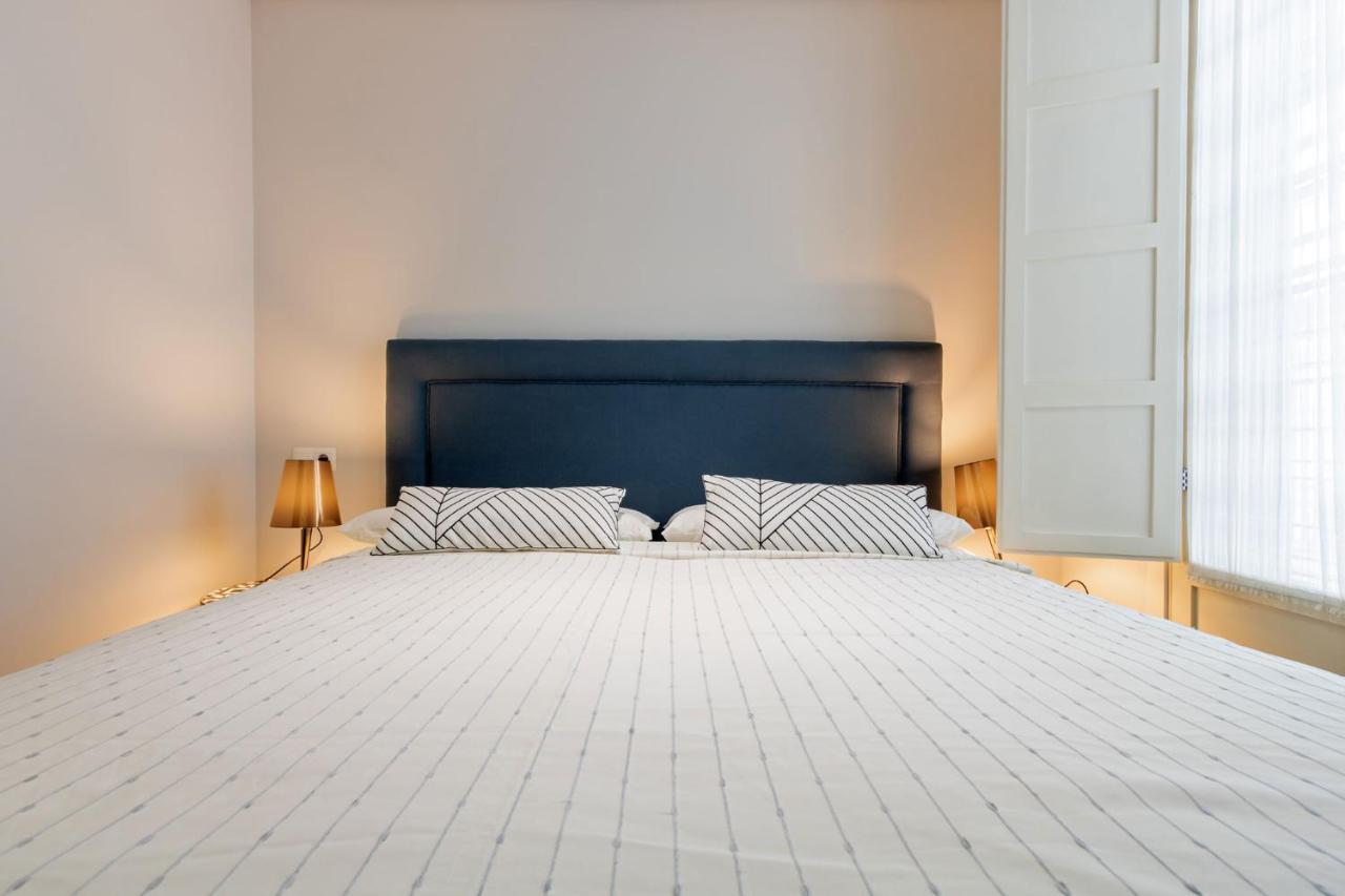 Alkazar Gardens Old Town 6 Pax Apartment Seville Luaran gambar