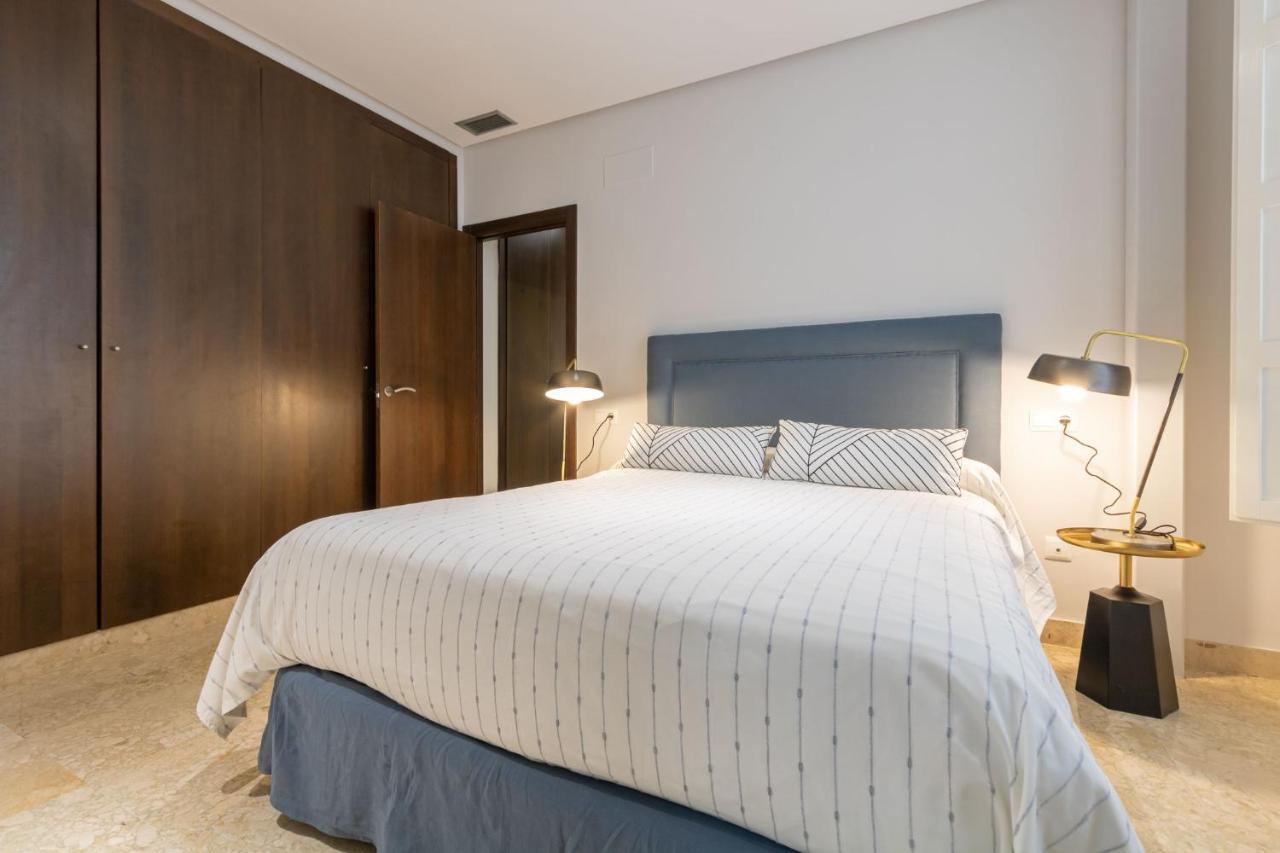 Alkazar Gardens Old Town 6 Pax Apartment Seville Luaran gambar
