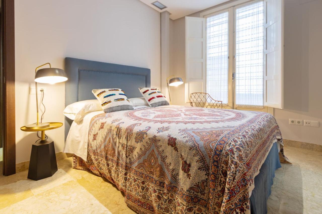 Alkazar Gardens Old Town 6 Pax Apartment Seville Luaran gambar